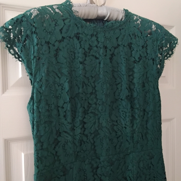 Lace Midi Dress in Deep Green with Cap Shoulders - Picture 4 of 6